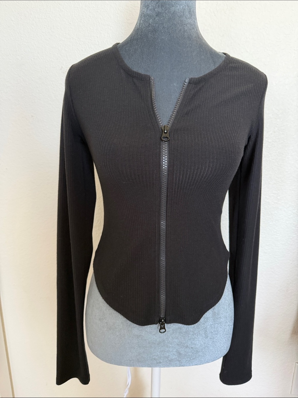 ALO Black Ribbed Zip-Front Women’s Top, Small